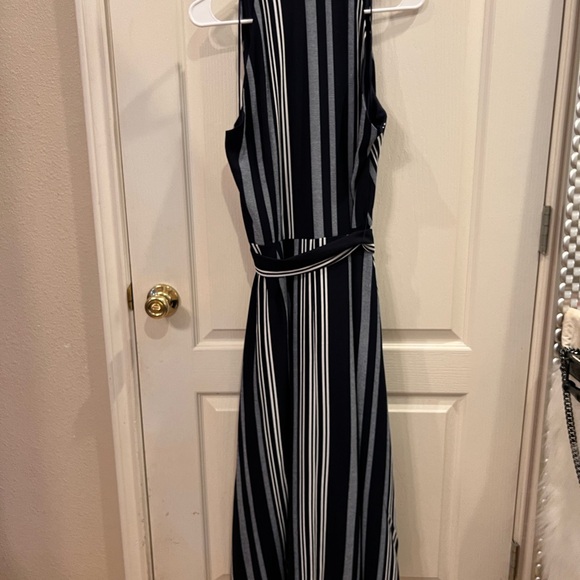Leslie Fay blue and white striped maxi with a ribboned belt. Sleeveless  Size 12 - Picture 5 of 6